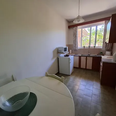 Stefanos Apartman *